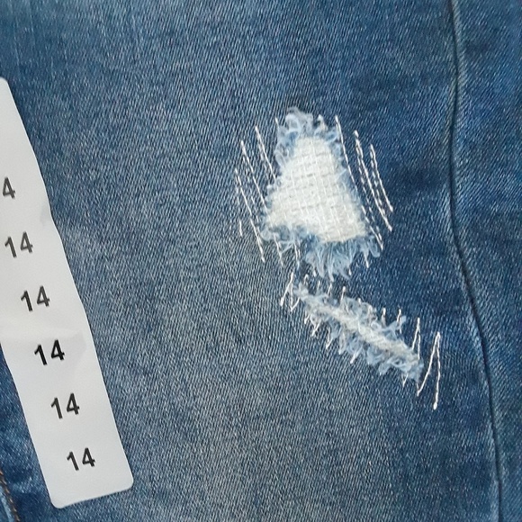 JOE'S JEANS SIZE  14 - Picture 2 of 4